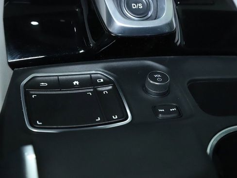 Used 2023 Acura MDX SH-AWD w/ Advance Package image 29