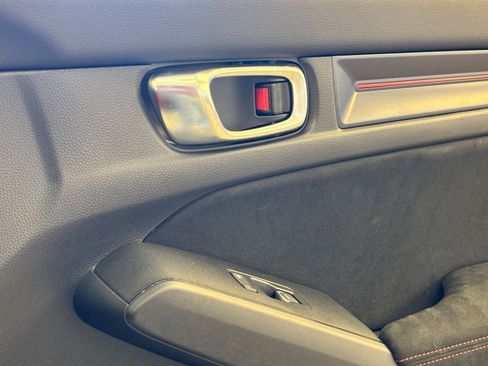 Used 2025 Honda Civic Type R image 9