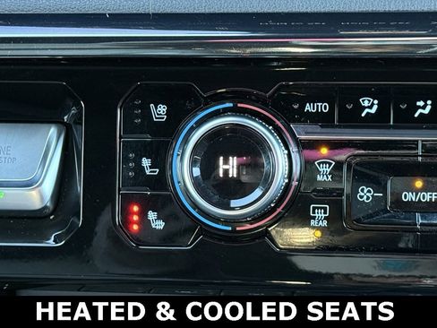 Used 2022 GMC Sierra 1500 AT4 w/ AT4 Preferred Package image 8