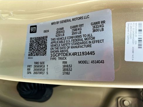 Used 2024 Chevrolet Colorado Z71 w/ Z71 Convenience Package 2 AWD/4WD image 31