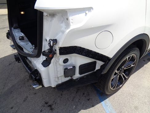 Used 2015 Ford Explorer Sport w/ Equipment Group 401A image 8