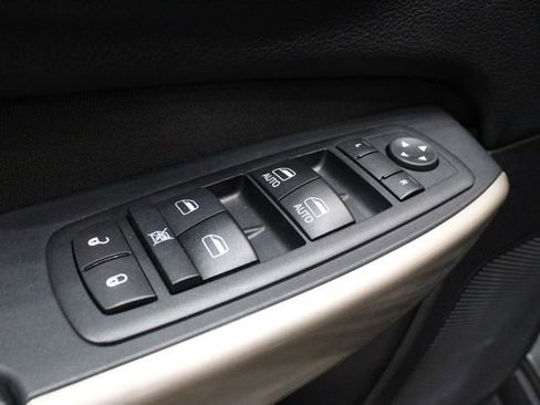 Used 2017 Jeep Cherokee Latitude w/ Comfort/Convenience Group image 13