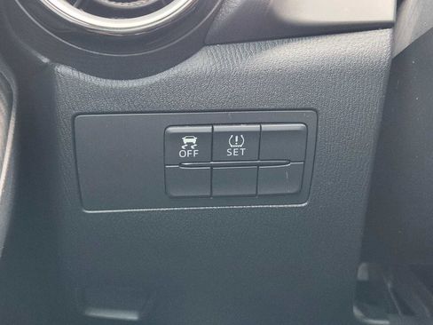 Used 2020 Toyota Yaris LE image 22