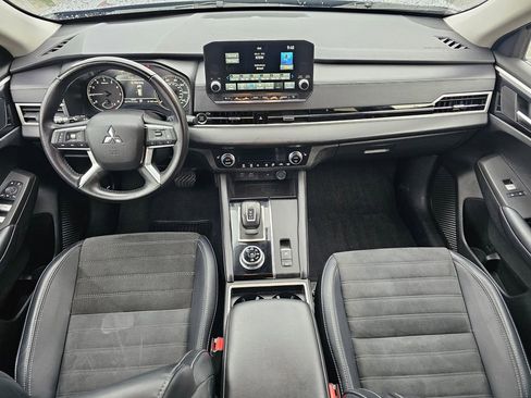 Used 2024 Mitsubishi Outlander SE image 15
