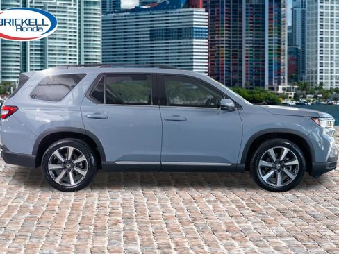 Certified 2023 Honda Pilot Touring image 8