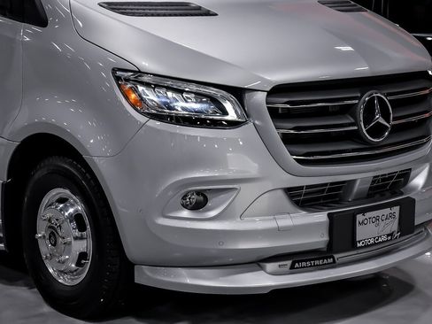 Used 2022 Mercedes-Benz Sprinter 3500 image 3