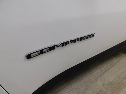 Used 2024 Jeep Compass Limited image 12