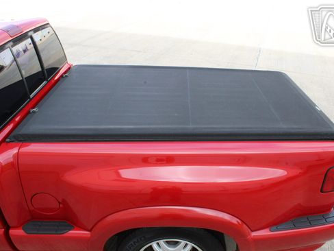 Used 2001 Chevrolet S10 Pickup Xtreme w/ Preferred Equipment Group image 34