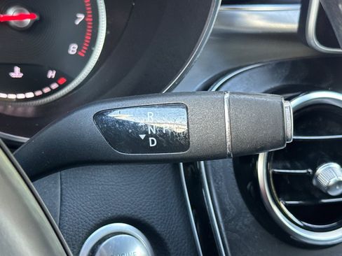 Used 2019 Mercedes-Benz GLC 300 4MATIC image 33