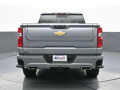 Used 2025 Chevrolet Silverado 1500 High Country AWD/4WD image 11