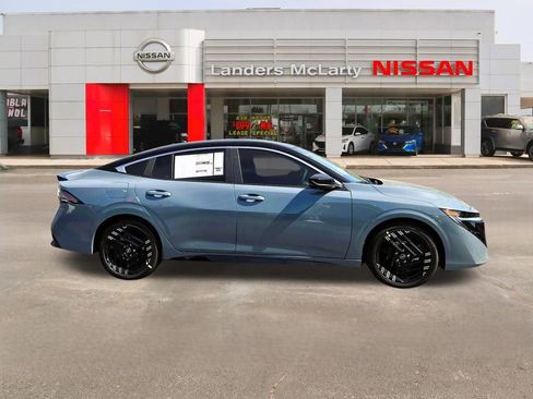 New 2026 Nissan Sentra SR w/ Floor Mat Package FWD image 2