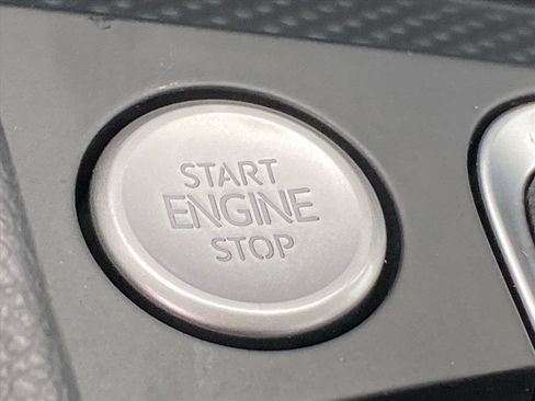 New 2026 Volkswagen Jetta SE image 8