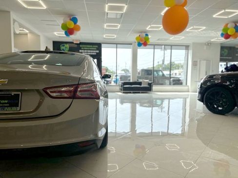 Used 2022 Chevrolet Malibu LT image 14