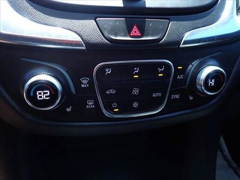 Used 2021 Chevrolet Equinox LT AWD/4WD image 22