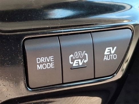 Used 2021 Toyota Prius Prime LE image 25