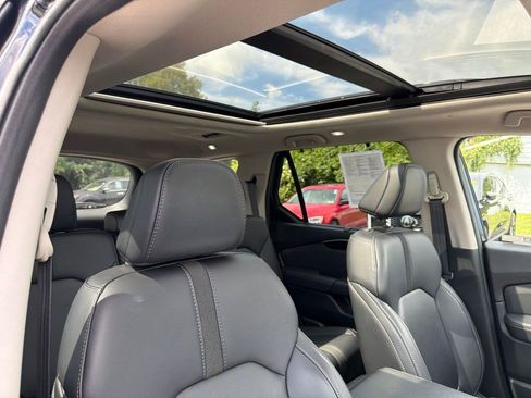Used 2023 Honda Pilot Touring image 8