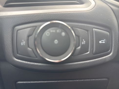 Used 2018 Ford Edge SEL w/ Equipment Group 201A AWD/4WD image 36