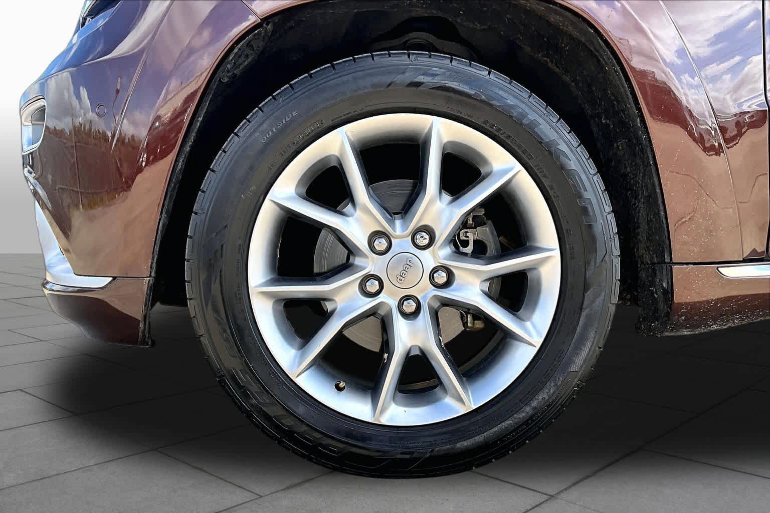 Used 2015 Jeep Grand Cherokee Summit w/ Platinum Series Group RWD image 11