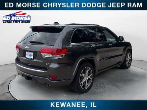 Used 2019 Jeep Grand Cherokee Overland AWD/4WD image 5