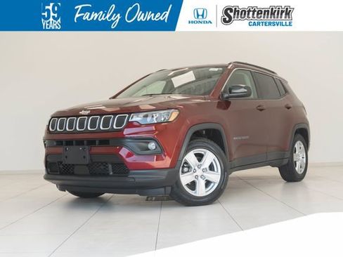 Used 2022 Jeep Compass Latitude FWD image 1