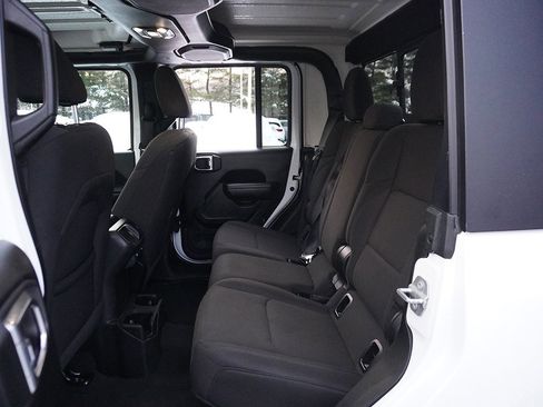 Used 2022 Jeep Gladiator Sport image 30