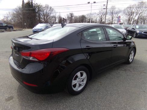 Used 2014 Hyundai Elantra SE image 5