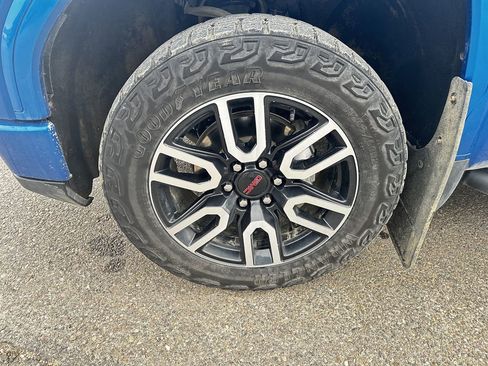 Used 2023 GMC Sierra 1500 AT4 w/ Technology Package image 24