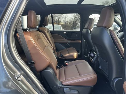 Certified 2023 Lincoln Aviator Reserve w/ Equipment Group 201A image 37