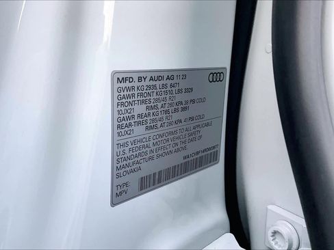 Used 2024 Audi Q8 Prestige w/ Prestige Package image 33