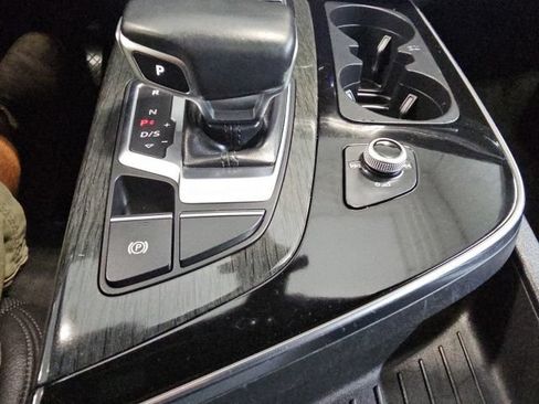 Used 2018 Audi Q7 3.0T Prestige AWD/4WD image 24
