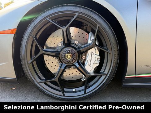 Used 2018 Lamborghini Huracan Performante image 14