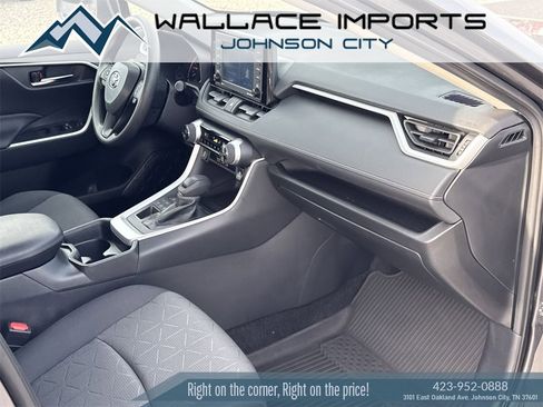 Used 2021 Toyota RAV4 XLE w/ Convenience Package image 41