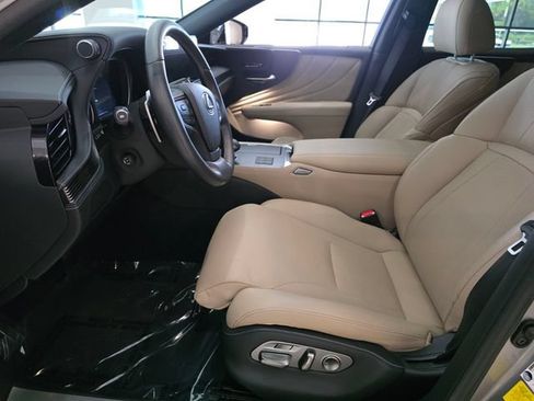 Used 2023 Lexus LS 500 w/ Accessory Package (Z1) RWD image 22