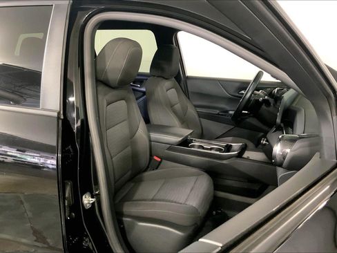 Used 2025 Chevrolet Equinox LT FWD image 7