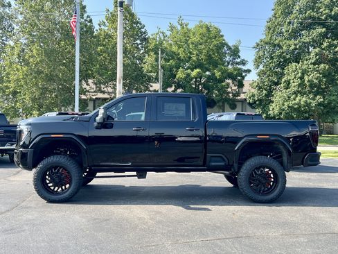 New 2026 GMC Sierra 3500 Denali w/ Denali Reserve Package AWD/4WD image 2
