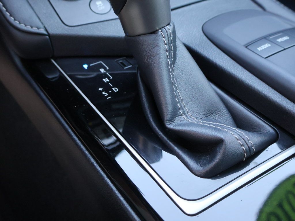 Used 2016 Lexus ES 350 w/ Premium Package w/Wood Trim FWD image 33
