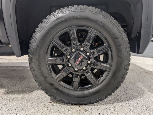 Used 2025 GMC Sierra 2500 AT4 w/ AT4 Premium Plus Package image 13