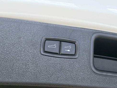 Used 2025 Porsche Macan image 22