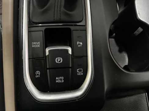 Used 2020 Hyundai Santa Fe Limited FWD image 18