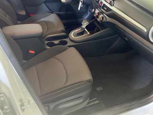 Used 2024 Kia Forte LXS w/ LXS Technology Package FWD image 31