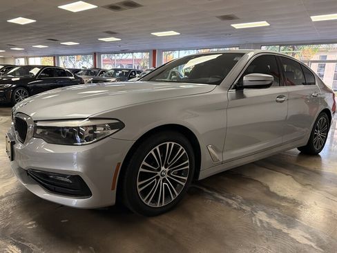 Used 2018 BMW 540i RWD image 3