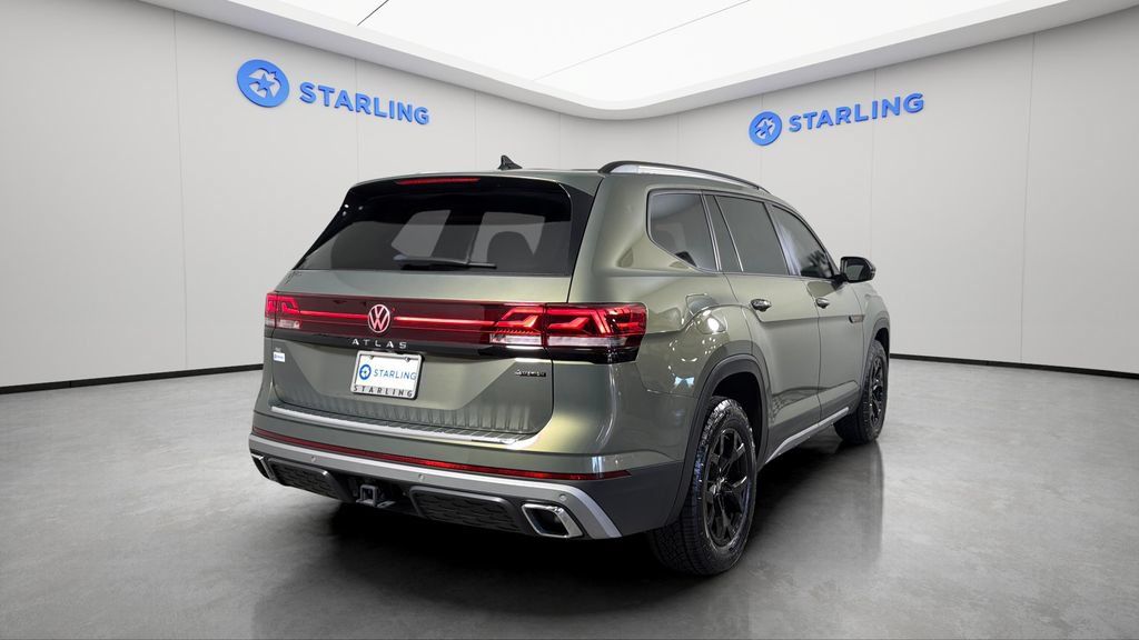 Used 2025 Volkswagen Atlas Peak Edition SE AWD/4WD image 8