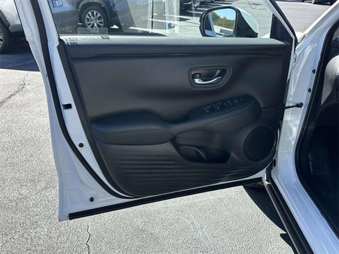 Certified 2025 Honda HR-V LX image 5