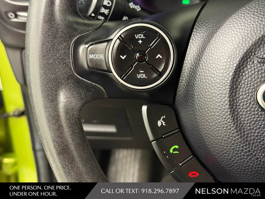 Used 2016 Kia Soul + FWD image 24