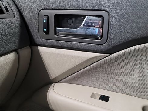 Used 2011 Ford Fusion SE w/ 202A Rapid Spec Order Code image 19