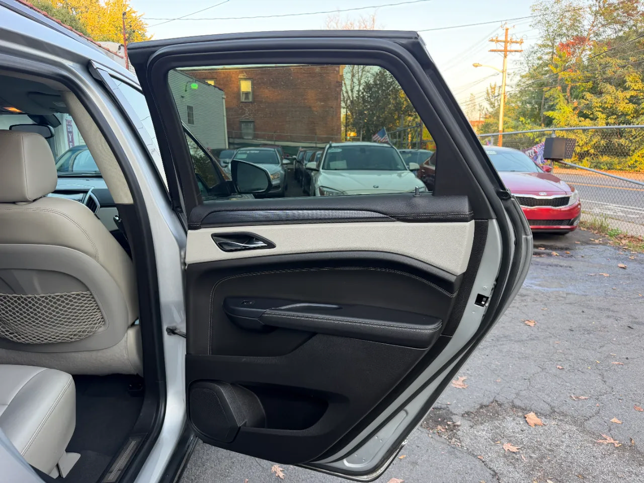 Used 2014 Cadillac SRX FWD image 31