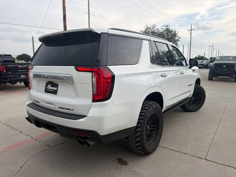 Used 2021 GMC Yukon Denali w/ Denali Premium Package AWD/4WD image 4