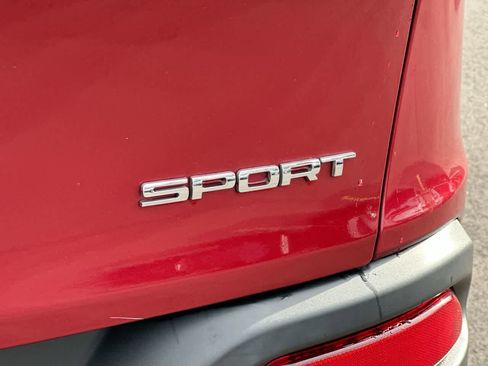 Used 2017 Jeep Cherokee Sport image 18