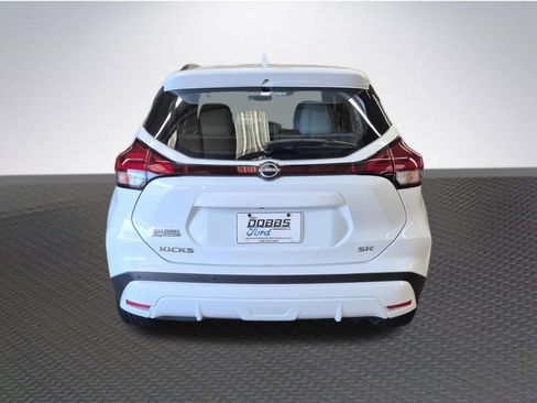 Used 2024 Nissan Kicks SR w/ SR Premium Package FWD image 6