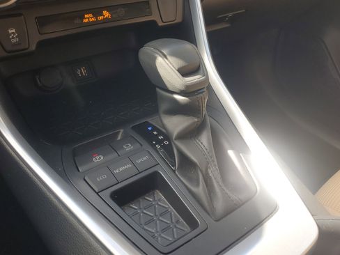 Used 2023 Toyota RAV4 LE image 29